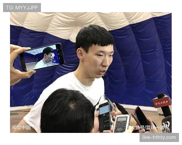周琦居然连家里健身房都比咱们小区大半圈，这日子谁能比？